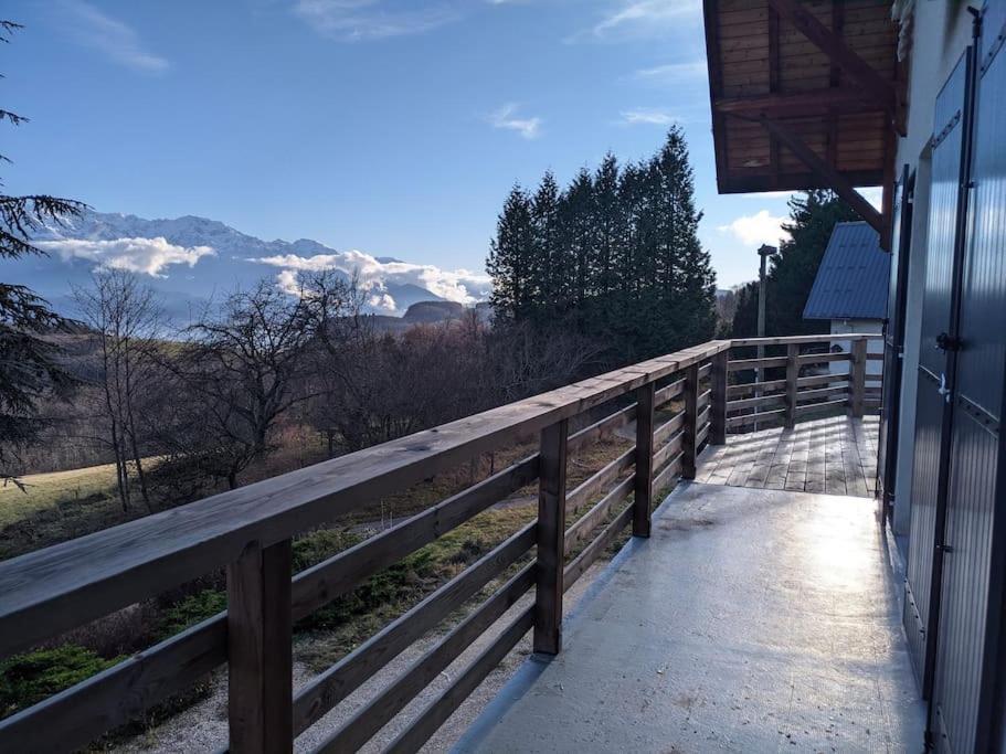 Maison Familiale En Montagne Avec Vue Merveilleuse Sur Le Massif De Belledonne Saint-Bernard  Buitenkant foto